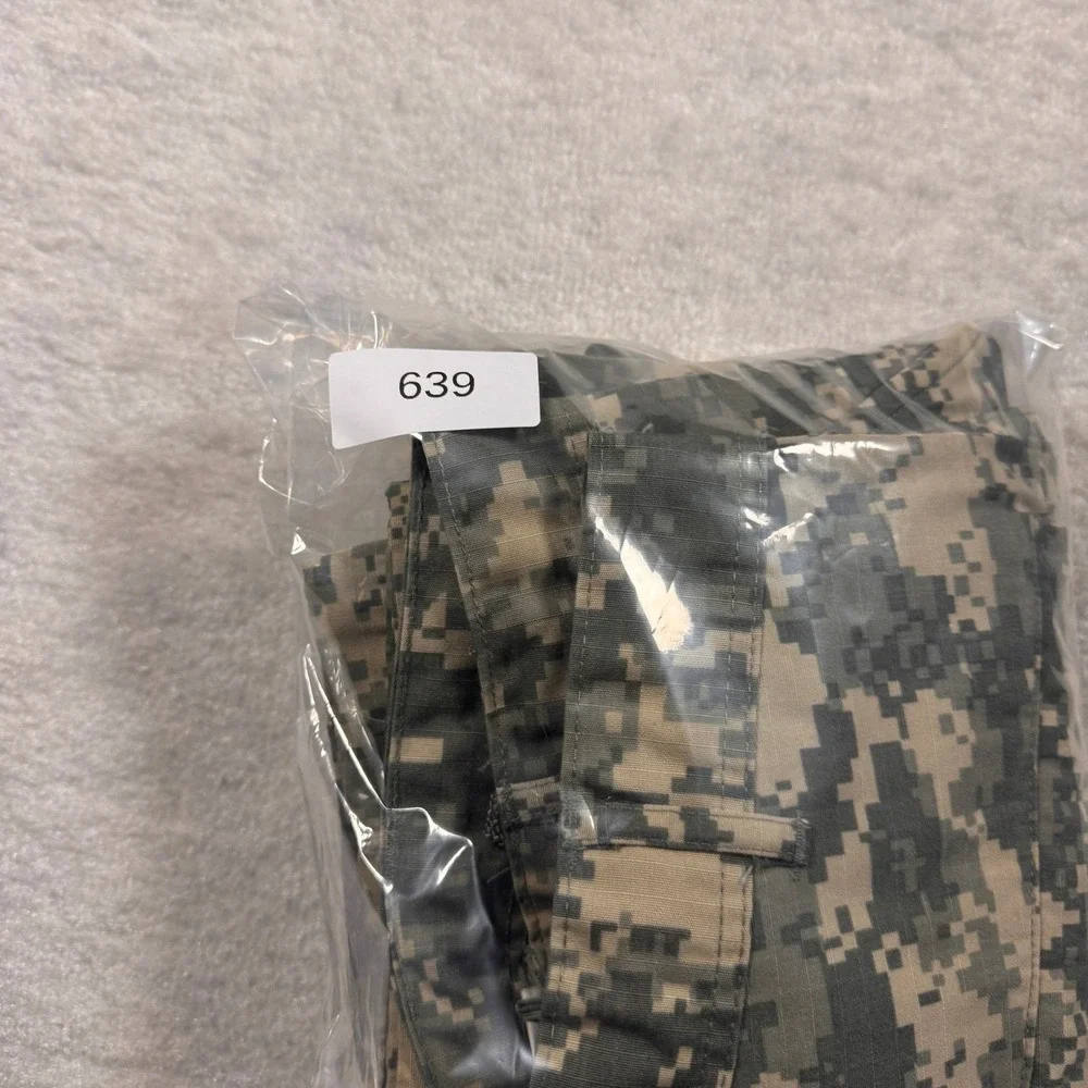 Army Combat Uniform ACU Digital Camo Cargo Pants Small X Short‎